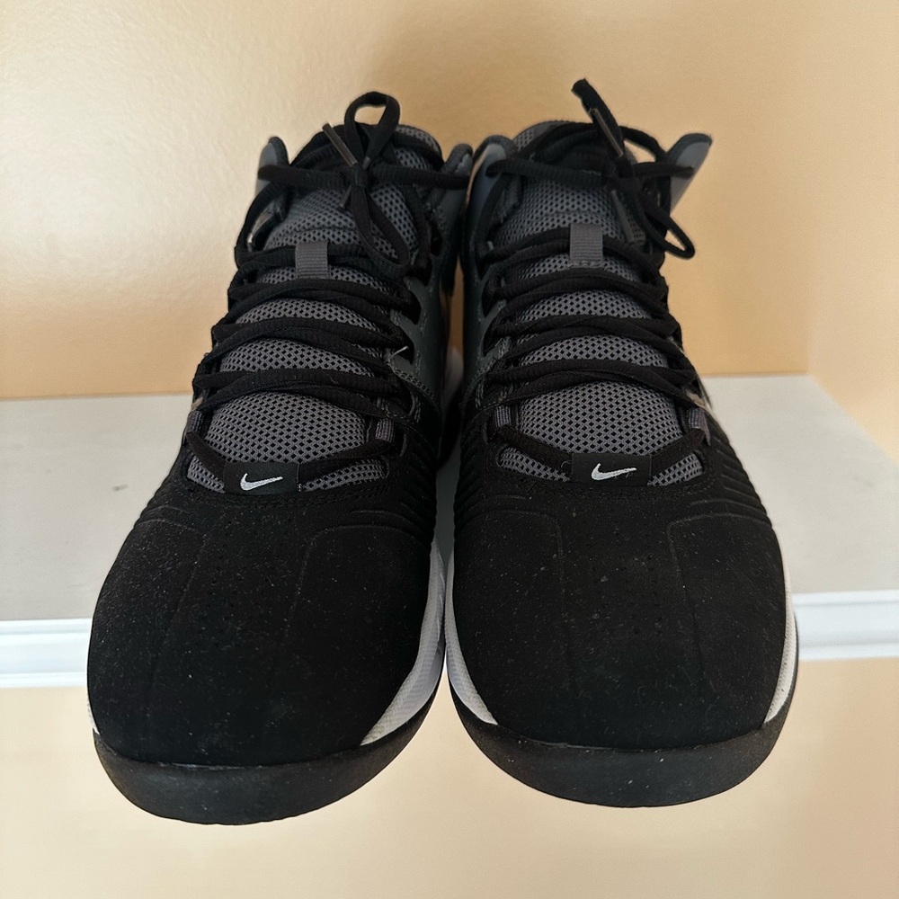 Nike Air Visi Pro 5 Sneakers - Picture 3 of 10